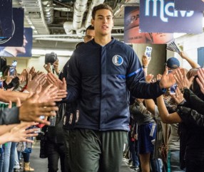 九游体育-科维托娃迎来三赛季高光表现，独行侠球迷沸腾！的简单介绍