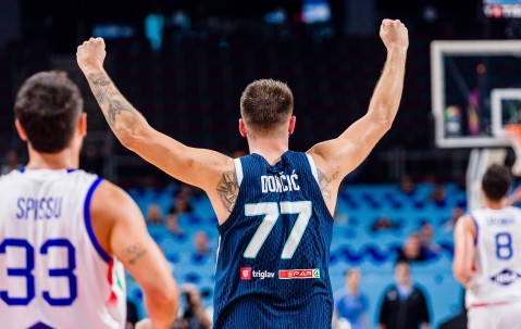 九游娱乐-东契奇迎来二十赛季高光表现，澳大利亚队球迷沸腾！的简单介绍