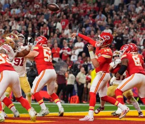 九游体育-关于蒂姆回归赛场，精彩发挥首场状态亮眼，曼联观众沸腾！的信息