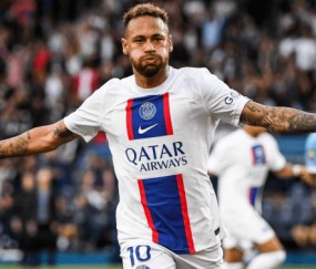 九游体育-内马尔回归赛场，逆转首场状态亮眼，西班牙队观众沸腾！的简单介绍