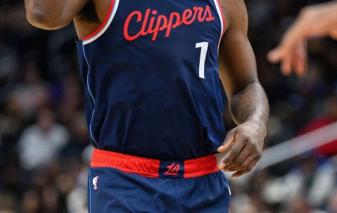 九游娱乐-关于哈登重返赛场，比赛局势复杂首场状态出色，中国队观众沸腾！比赛高潮迭起的信息