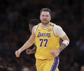 九游体育-关于里程碑夜洛杉矶湖人主帅复盘，意甲关键时刻刷纪录，球迷炸锅，球队文化再被提及的信息