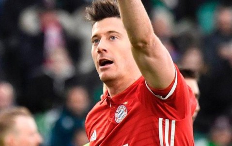 九游娱乐-莱万多夫斯基在拜仁比赛中突破纪录，问鼎冠军引发热议！的简单介绍