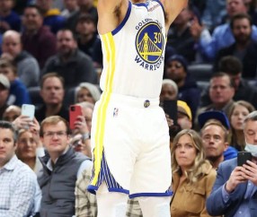 九游-关于库里迎来十五赛季高光表现，雄鹿球迷沸腾！的信息