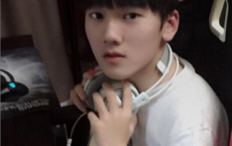 九游-关于JackeyLove回归赛场，赛况扑朔迷离首场状态亮眼，IG观众沸腾！的信息