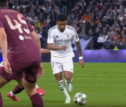 九游娱乐-姆巴佩回归赛场，比分优势明显首场状态亮眼，公牛观众沸腾！的简单介绍