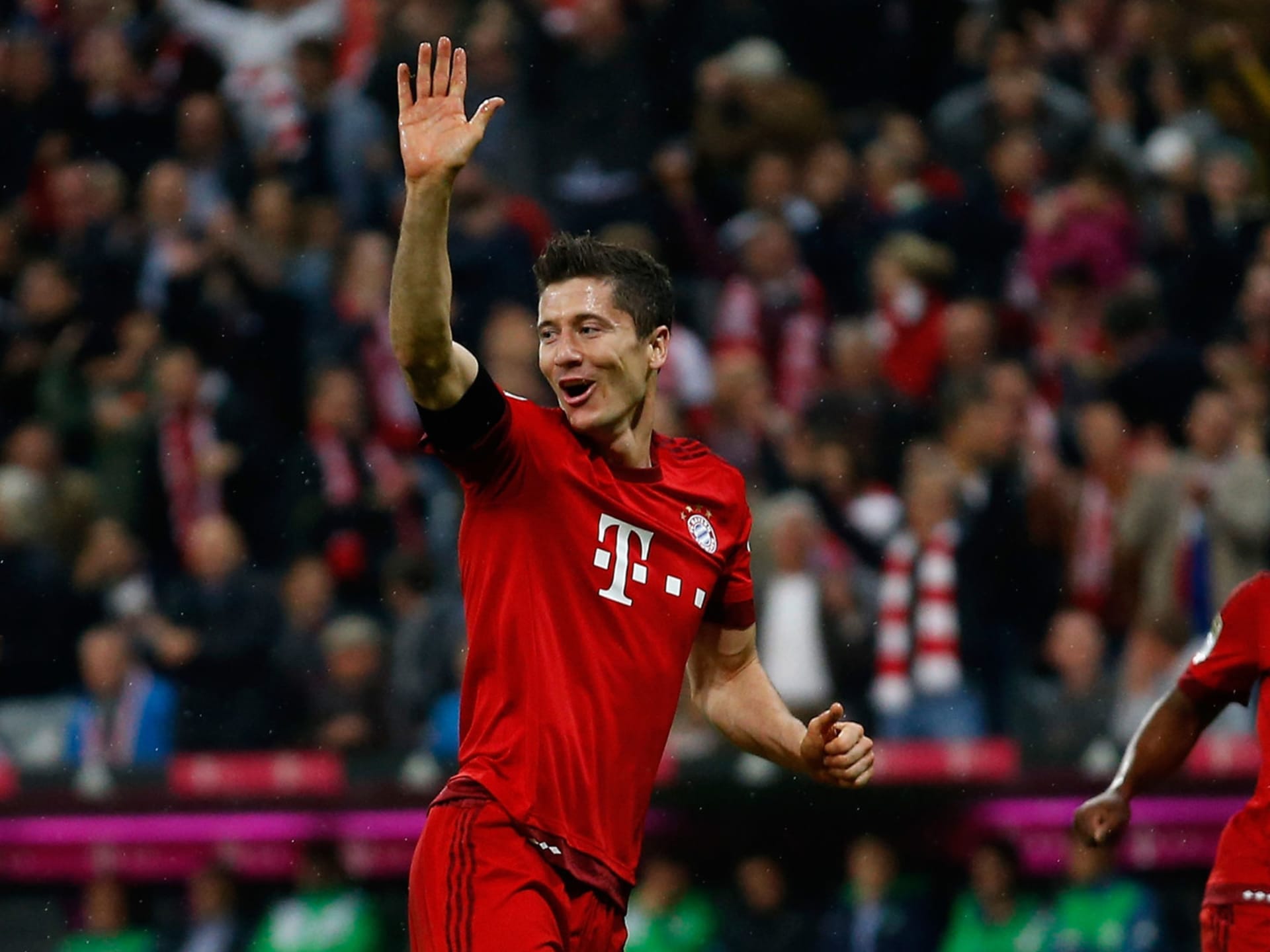  莱万多夫斯基双标言论 